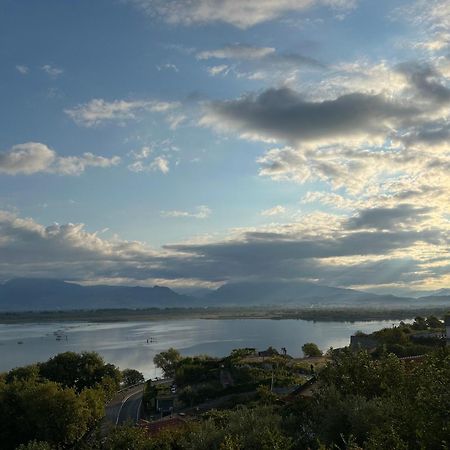 שקודר Lake Escape Villa Shiroke מראה חיצוני תמונה
