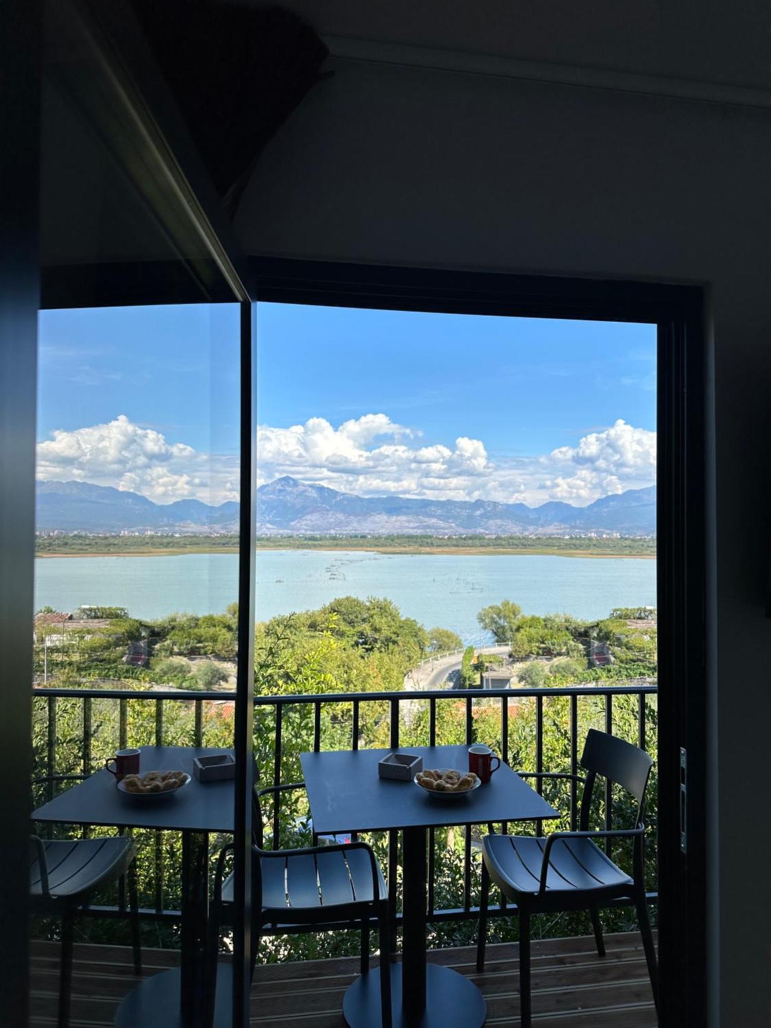 שקודר Lake Escape Villa Shiroke מראה חיצוני תמונה
